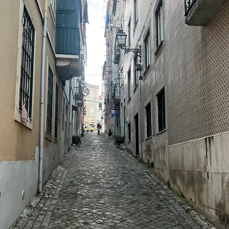 - Centro Historico Mouraria Homestay *